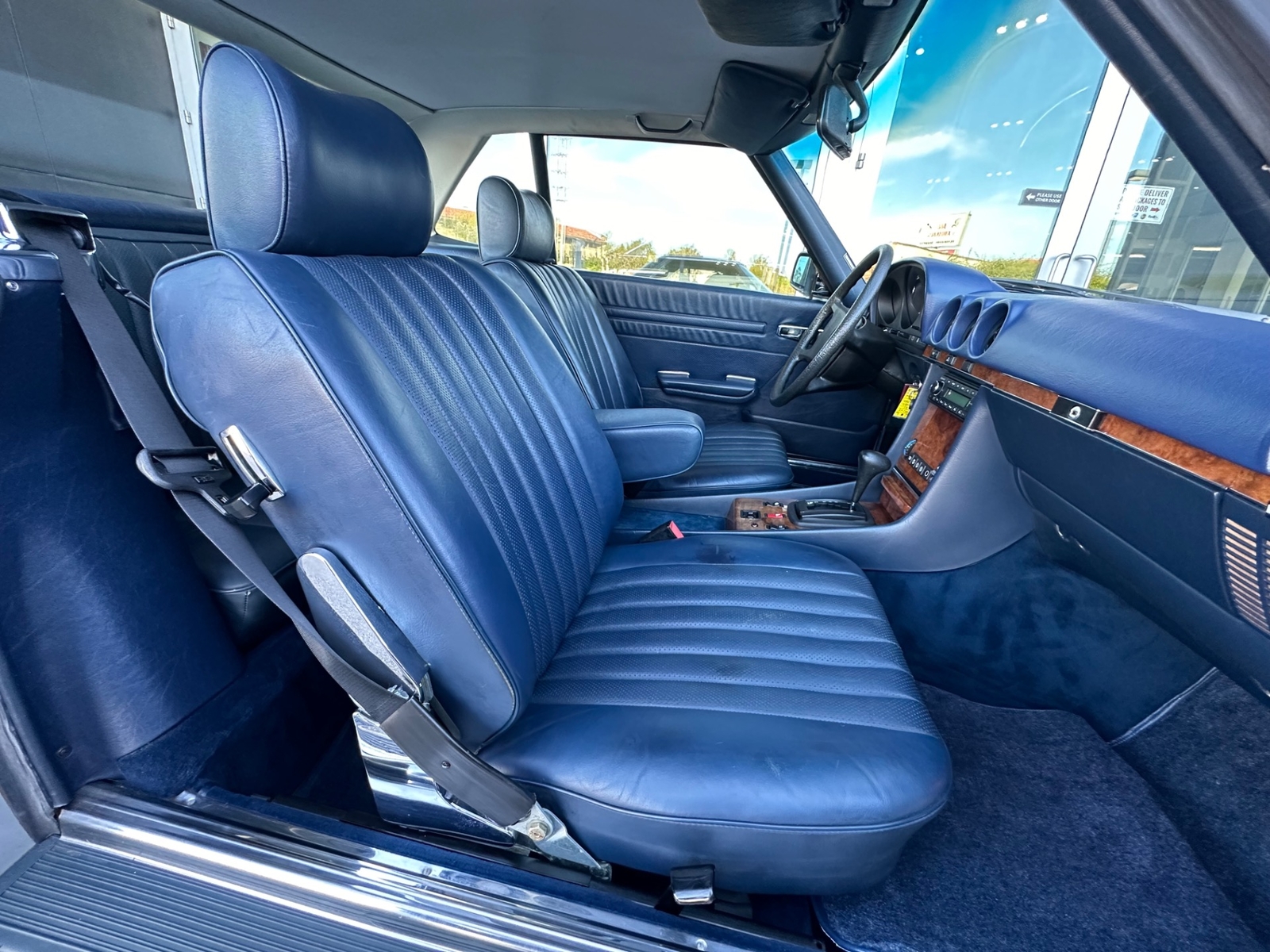 Mercedes-Benz-SL-Class-1985-Convertible-15