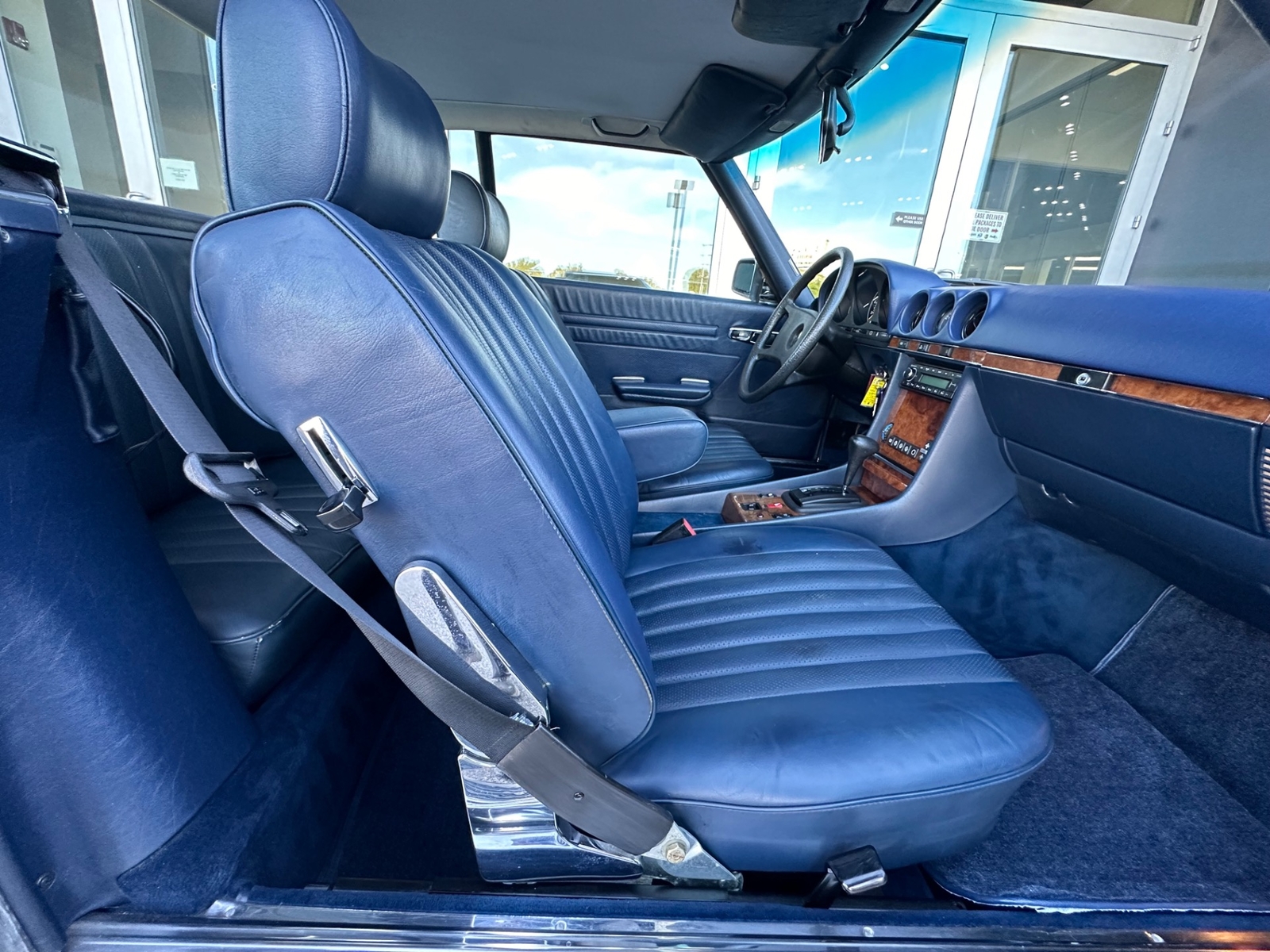 Mercedes-Benz-SL-Class-1985-Convertible-17