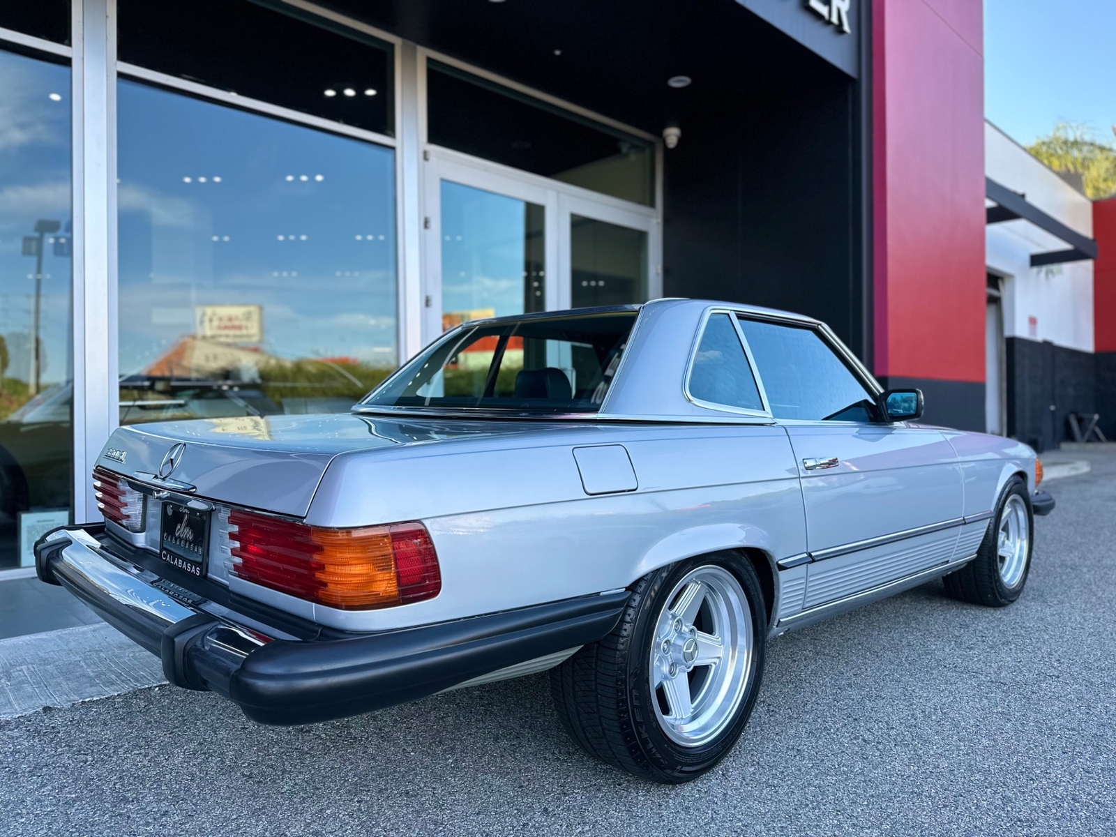 Mercedes-Benz-SL-Class-1985-Convertible-2