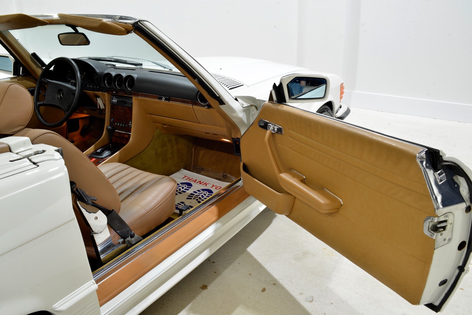 Mercedes-Benz-SL-Class-1985-Convertible-21