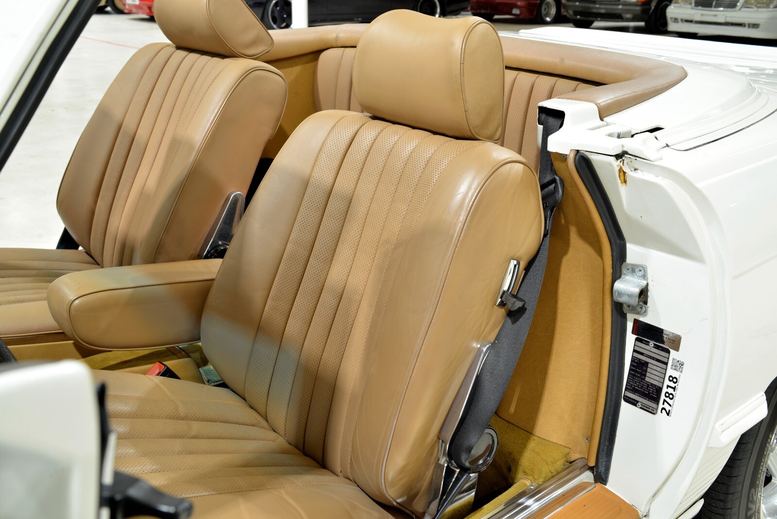 Mercedes-Benz-SL-Class-1985-Convertible-24