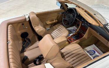 Mercedes-Benz-SL-Class-1985-Convertible-28