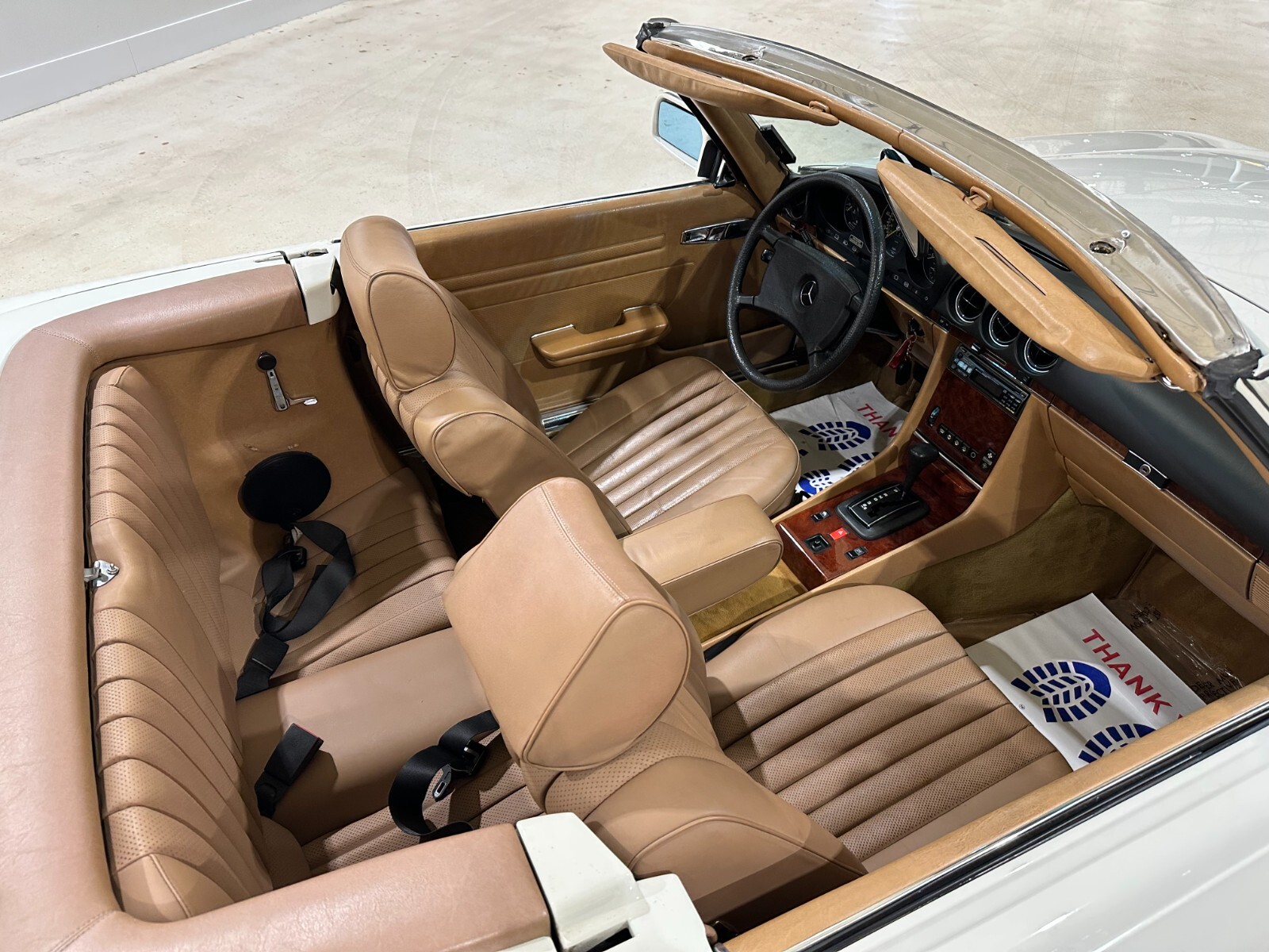 Mercedes-Benz-SL-Class-1985-Convertible-28
