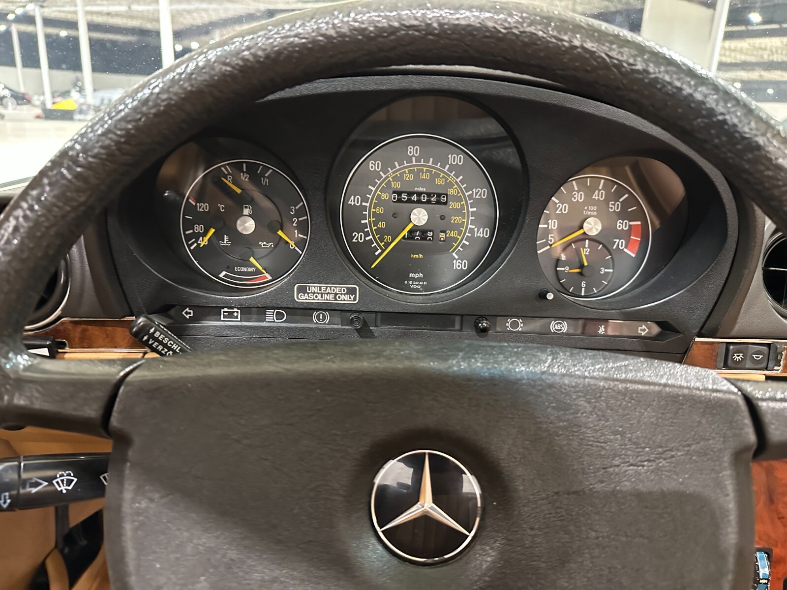 Mercedes-Benz-SL-Class-1985-Convertible-29
