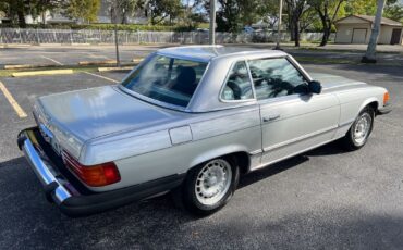 Mercedes-Benz-SL-Class-1985-Convertible-3