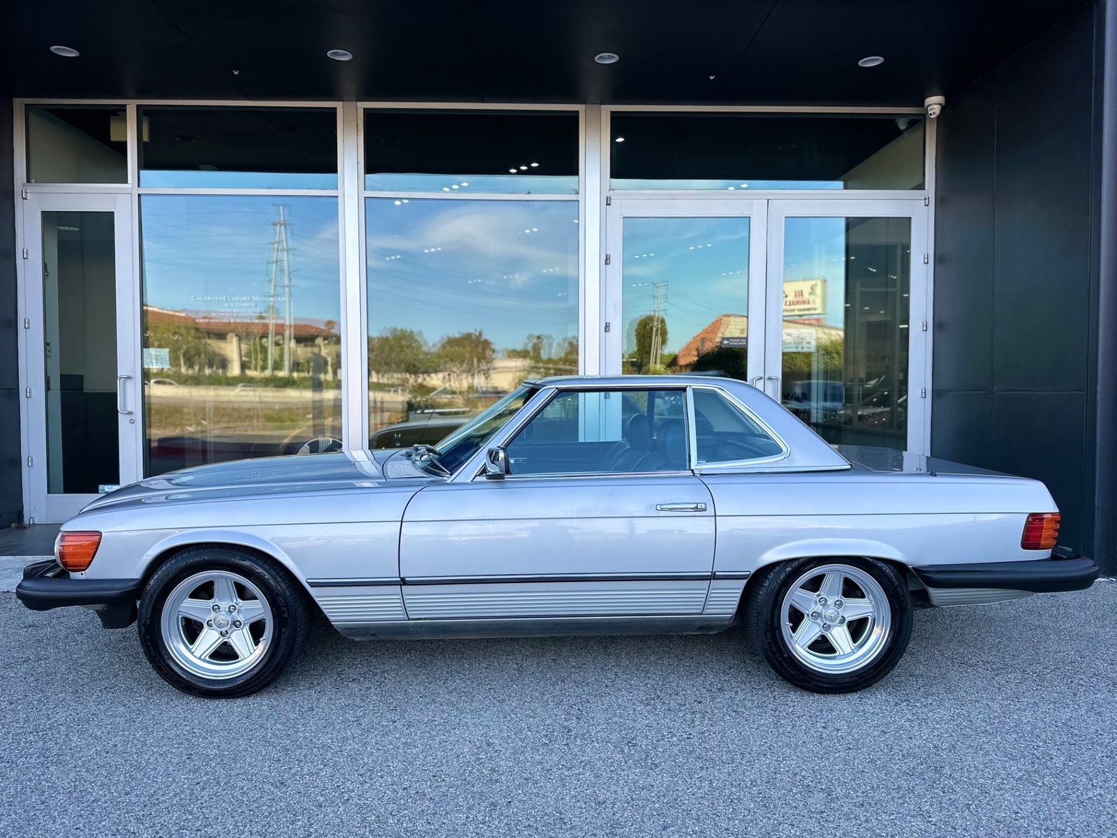 Mercedes-Benz-SL-Class-1985-Convertible-3