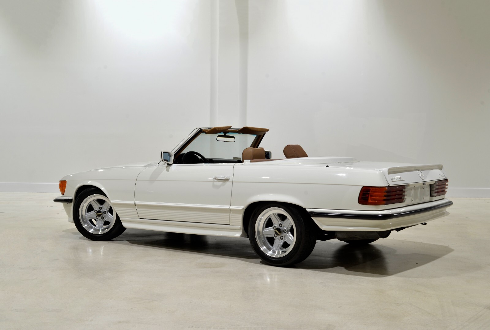 Mercedes-Benz-SL-Class-1985-Convertible-3