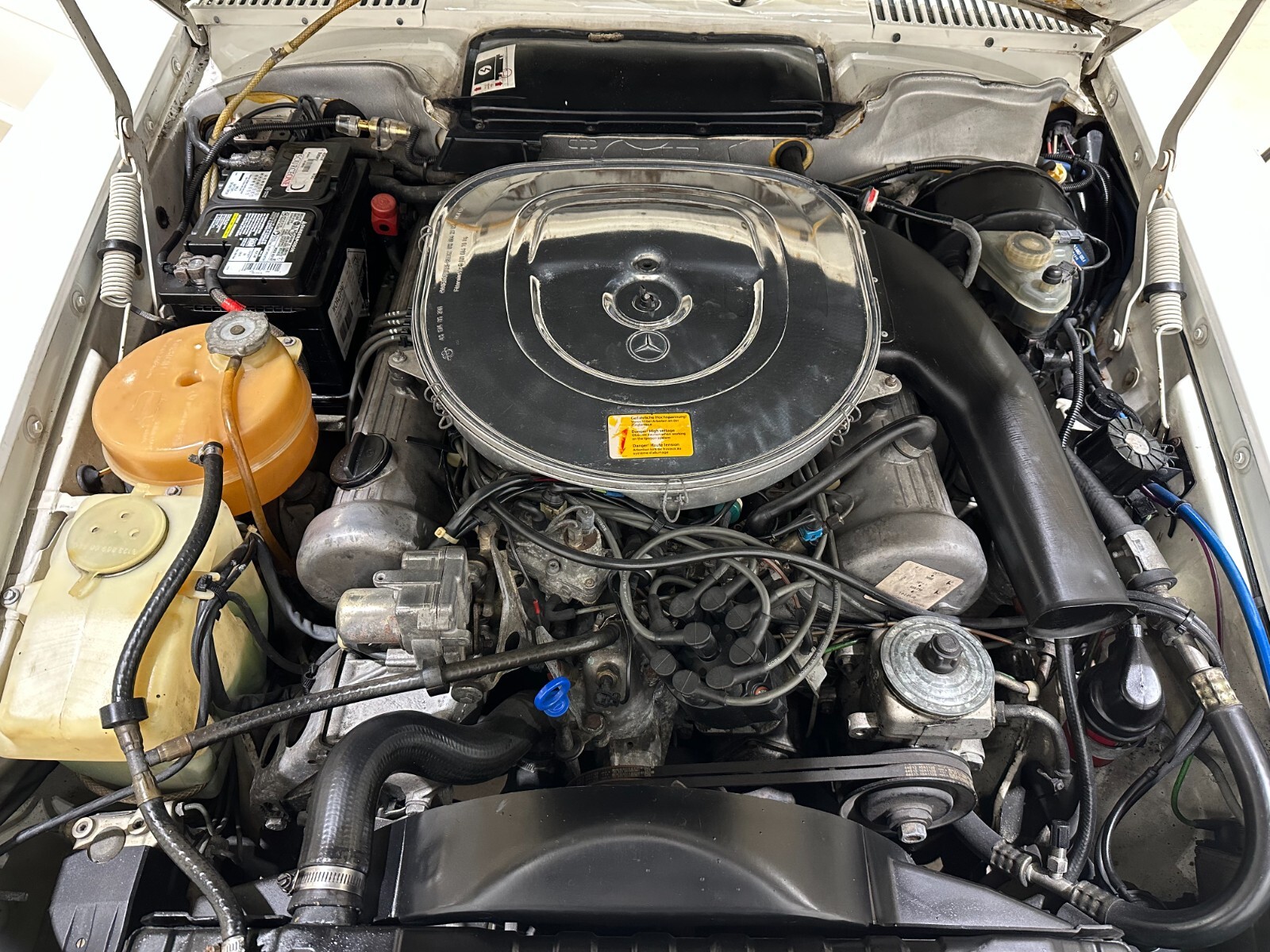 Mercedes-Benz-SL-Class-1985-Convertible-31