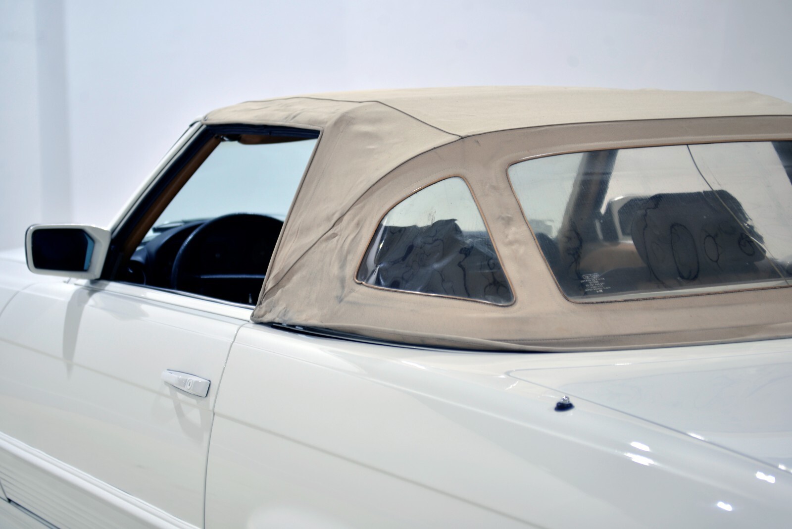 Mercedes-Benz-SL-Class-1985-Convertible-38