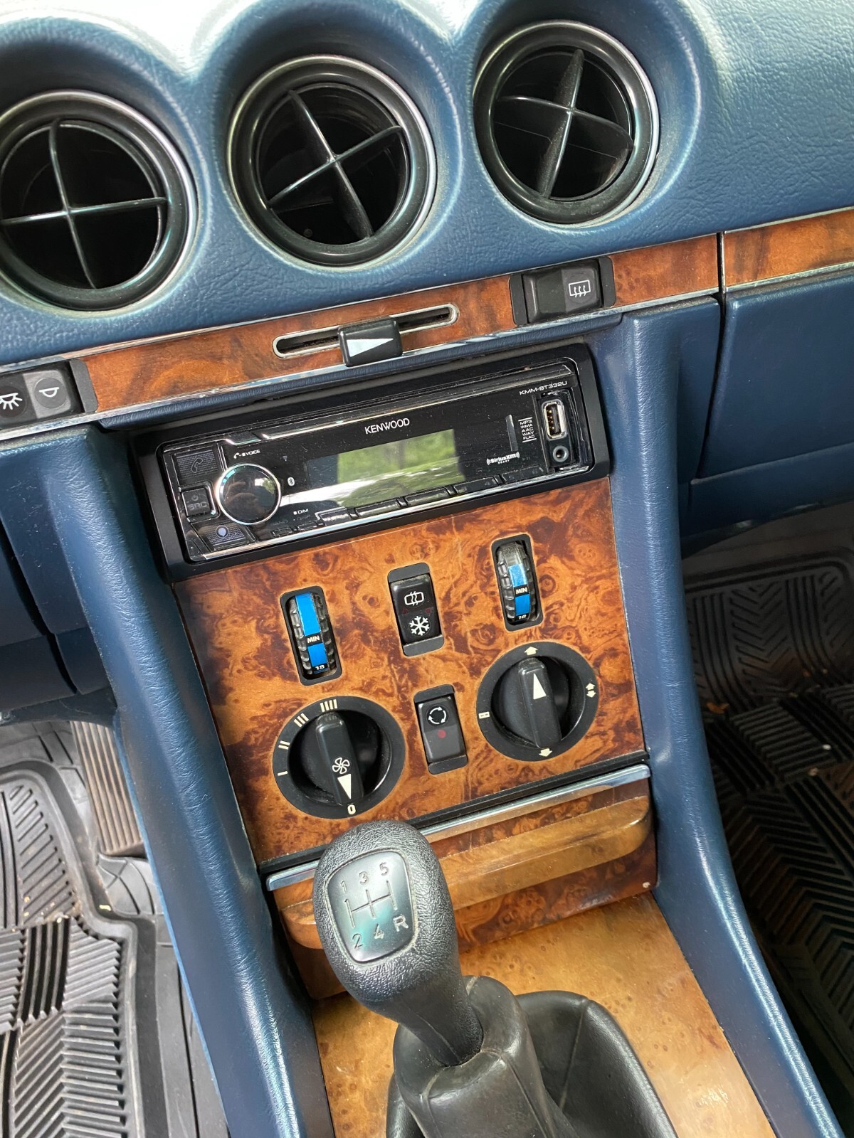 Mercedes-Benz-SL-Class-1985-Convertible-5