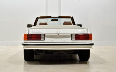 Mercedes-Benz-SL-Class-1985-Convertible-6