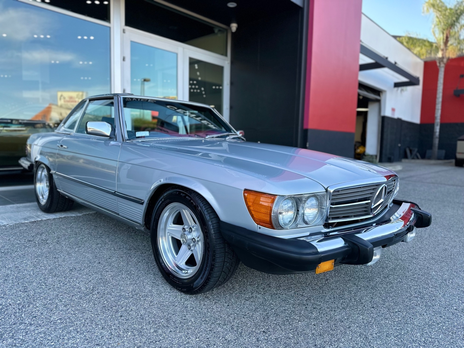 Mercedes-Benz-SL-Class-1985-Convertible-8
