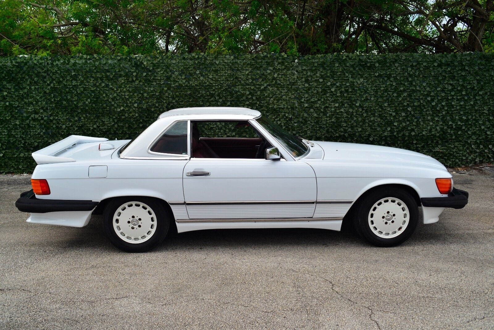 Mercedes-Benz-SL-Class-1986-Convertible-1