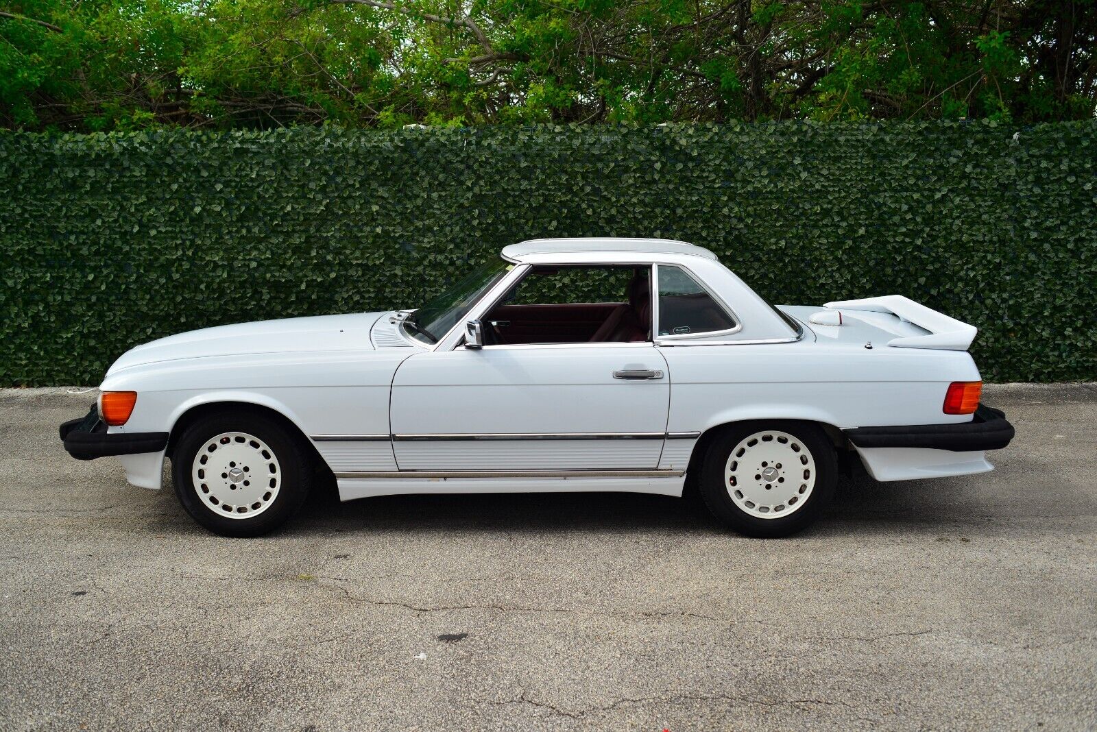Mercedes-Benz-SL-Class-1986-Convertible-10