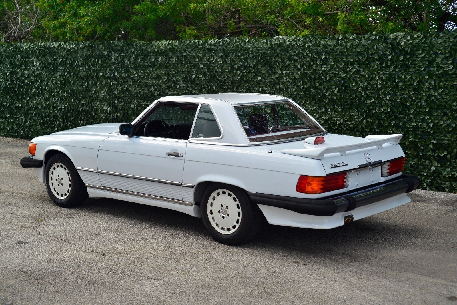 Mercedes-Benz-SL-Class-1986-Convertible-11