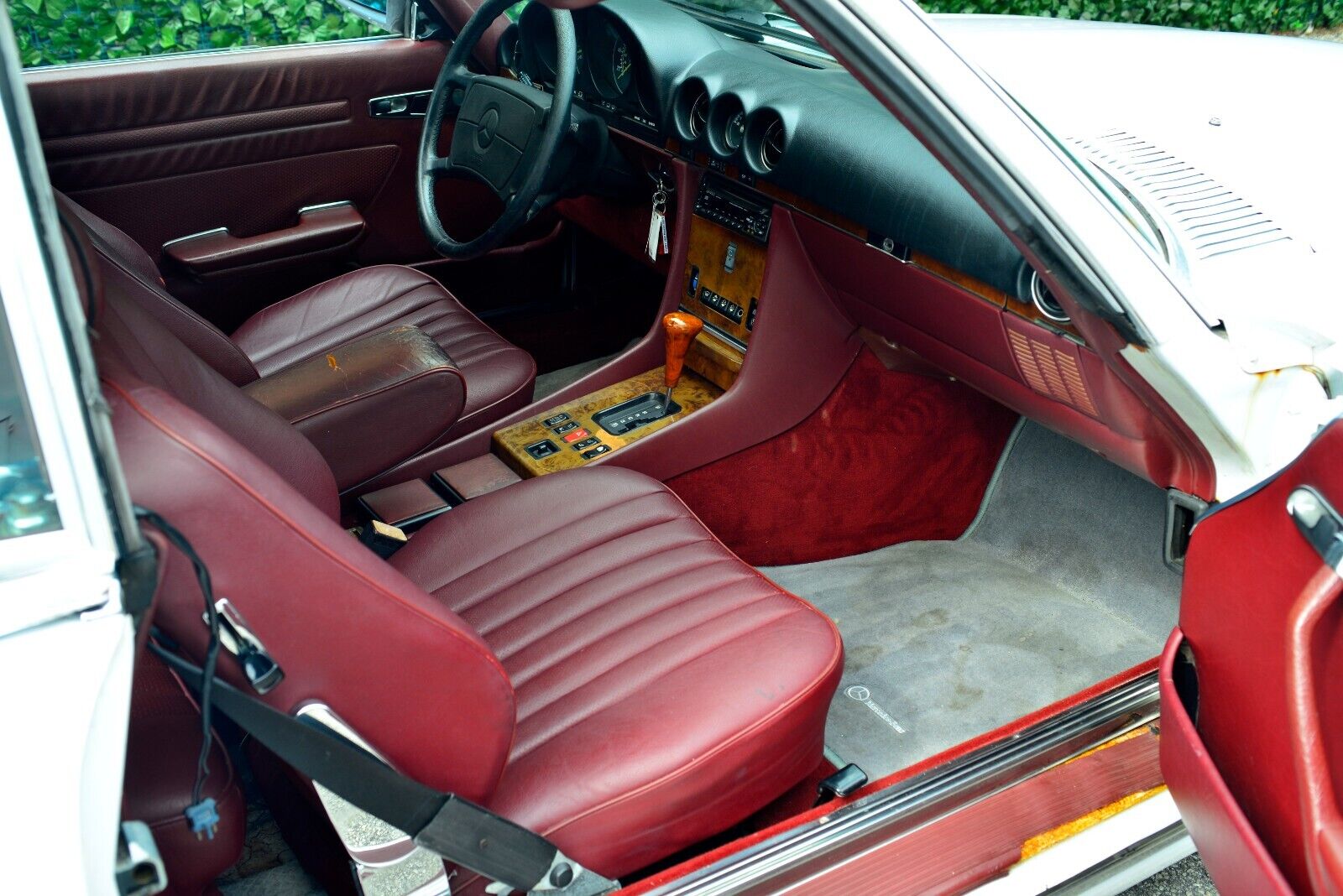 Mercedes-Benz-SL-Class-1986-Convertible-13