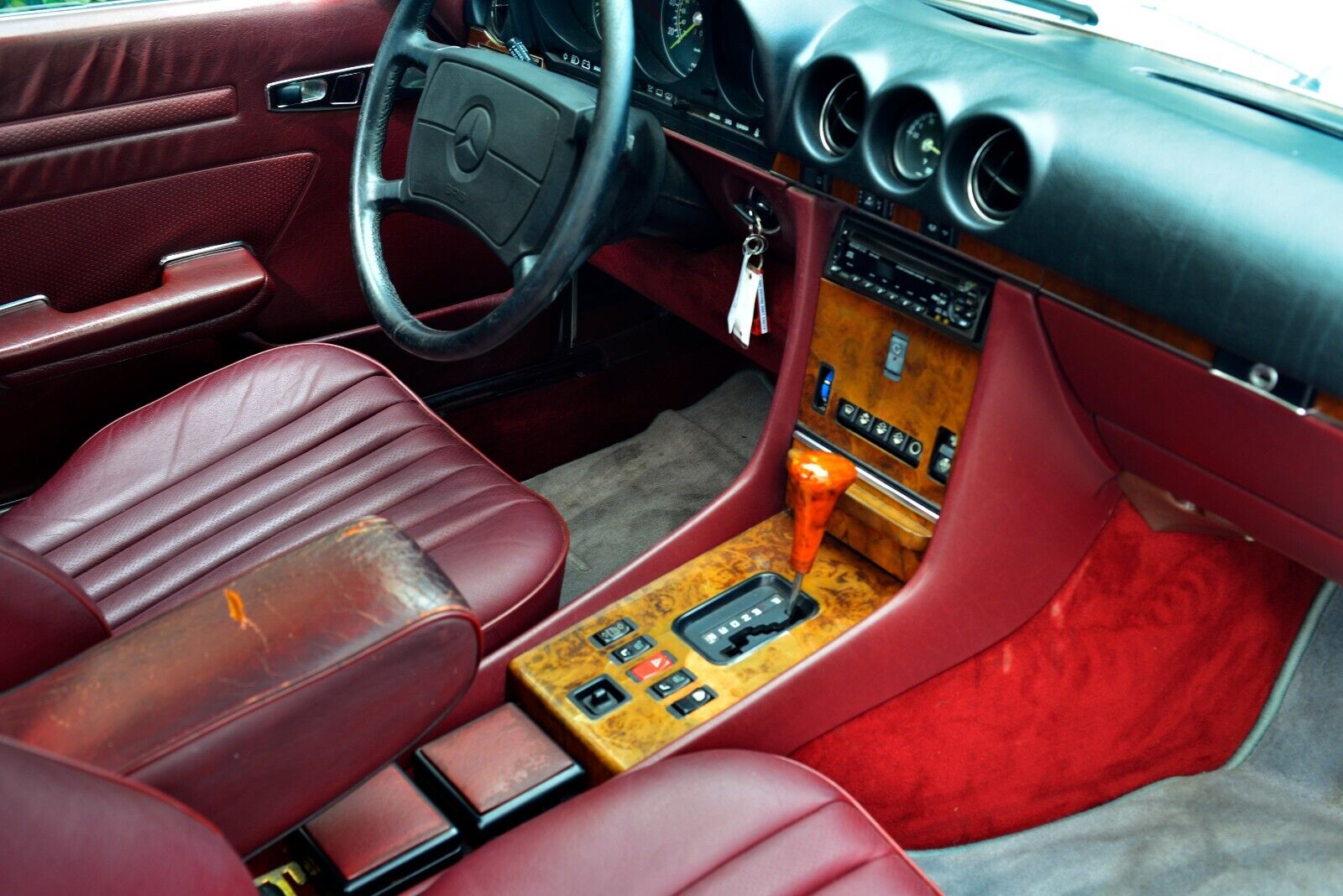 Mercedes-Benz-SL-Class-1986-Convertible-14