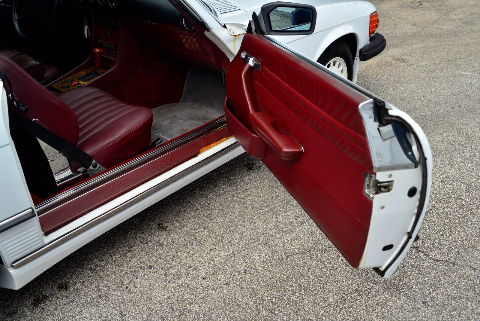 Mercedes-Benz-SL-Class-1986-Convertible-15