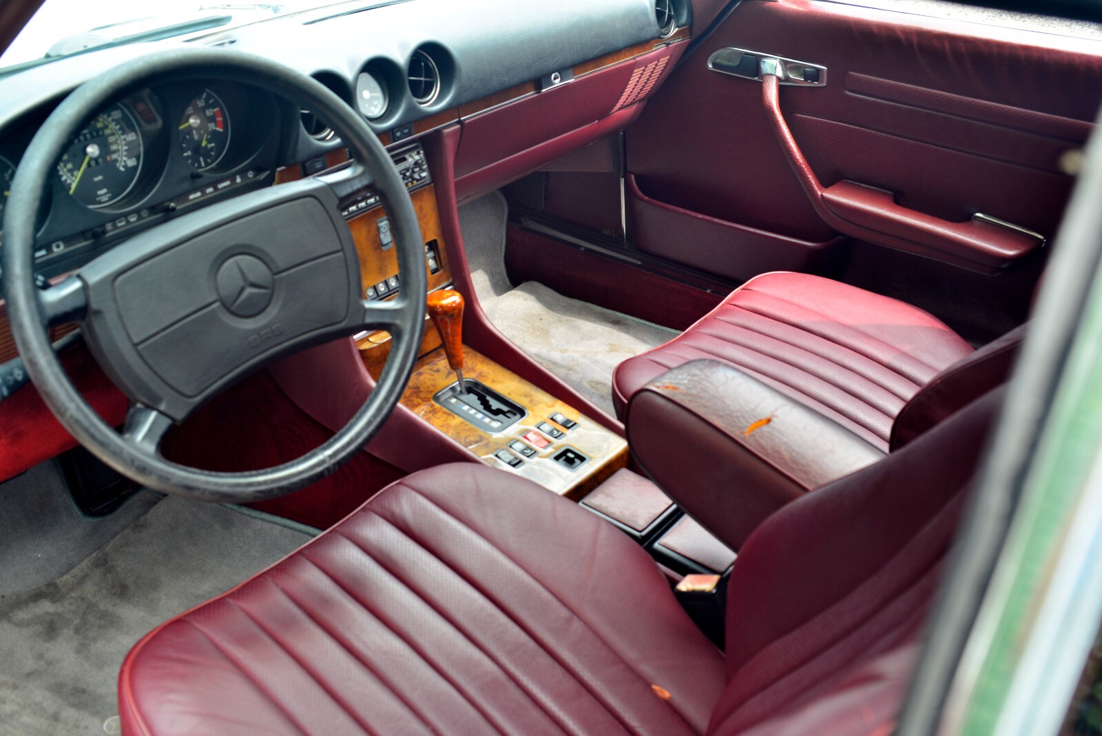Mercedes-Benz-SL-Class-1986-Convertible-19