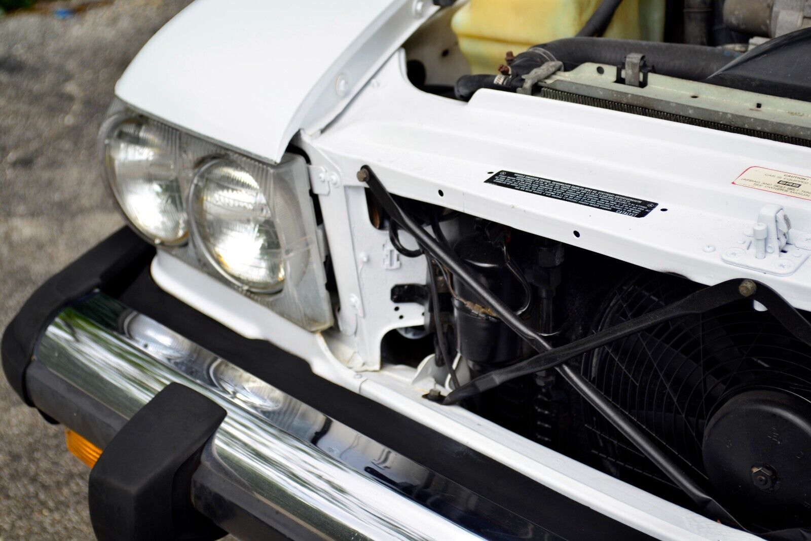 Mercedes-Benz-SL-Class-1986-Convertible-22