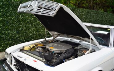 Mercedes-Benz-SL-Class-1986-Convertible-25