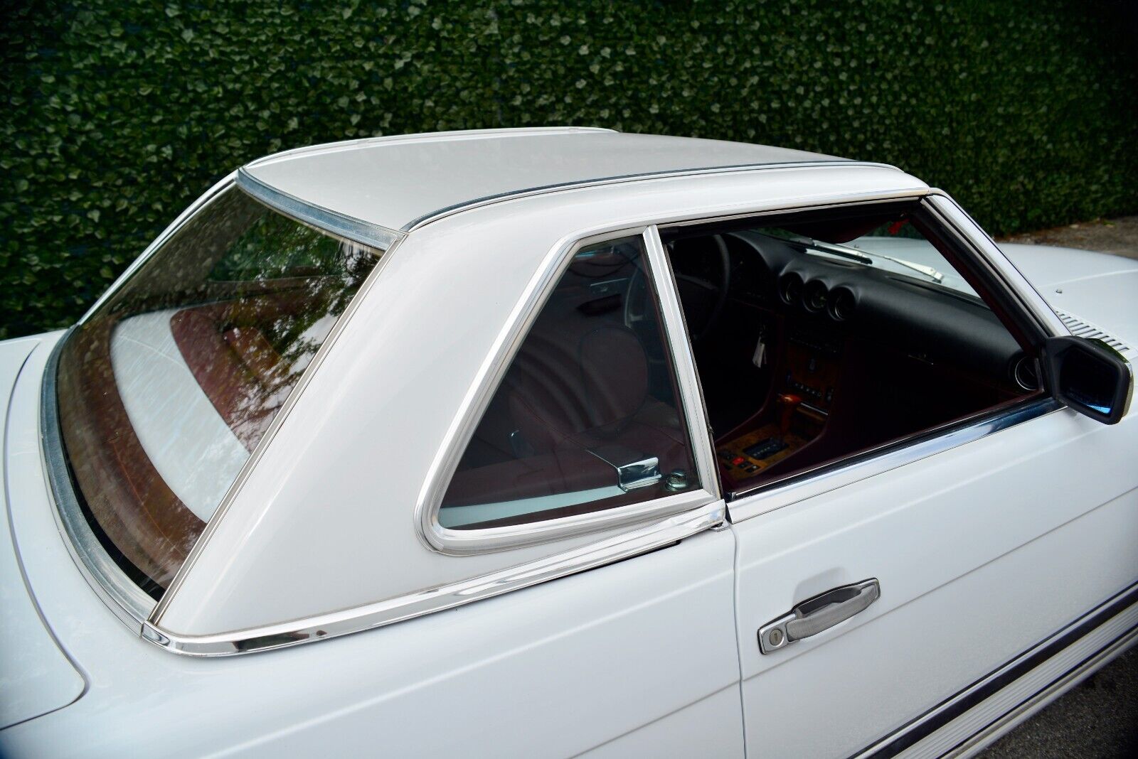 Mercedes-Benz-SL-Class-1986-Convertible-29