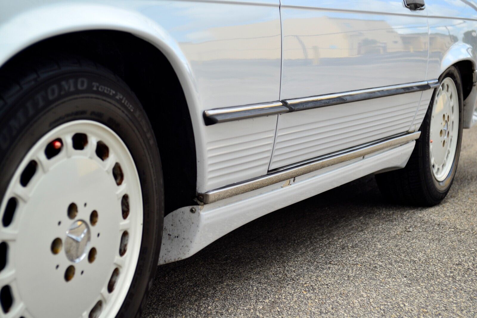 Mercedes-Benz-SL-Class-1986-Convertible-36