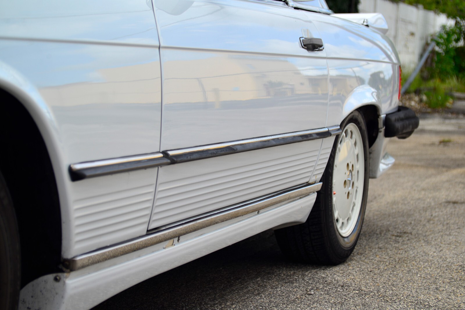 Mercedes-Benz-SL-Class-1986-Convertible-37