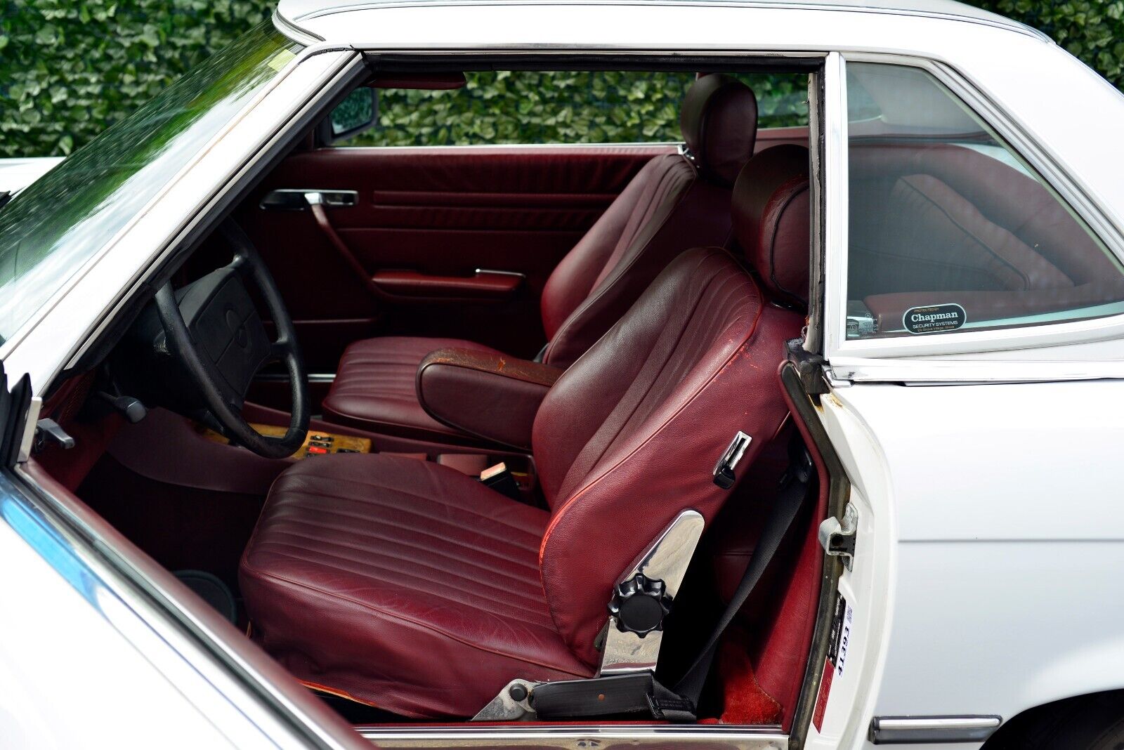 Mercedes-Benz-SL-Class-1986-Convertible-39