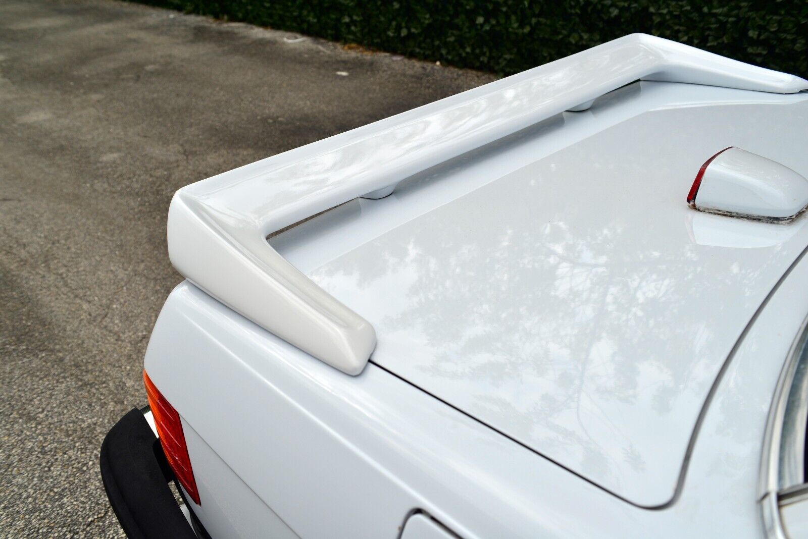 Mercedes-Benz-SL-Class-1986-Convertible-6