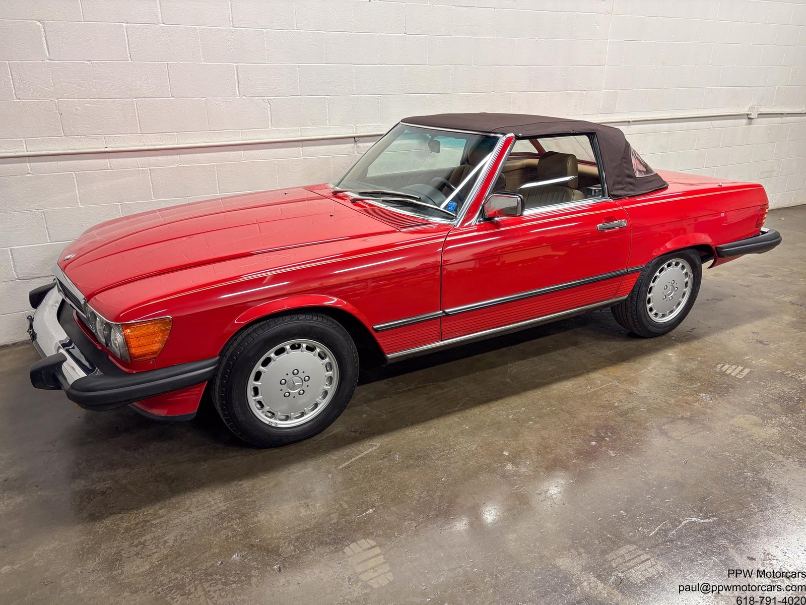 Mercedes-Benz-SL-Class-1987-Convertible-10