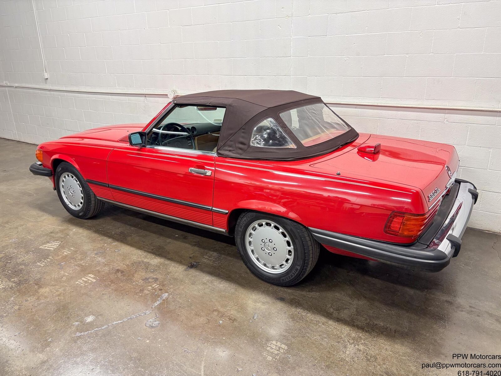 Mercedes-Benz-SL-Class-1987-Convertible-11