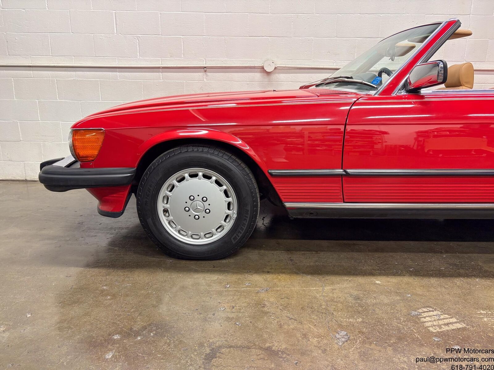 Mercedes-Benz-SL-Class-1987-Convertible-18