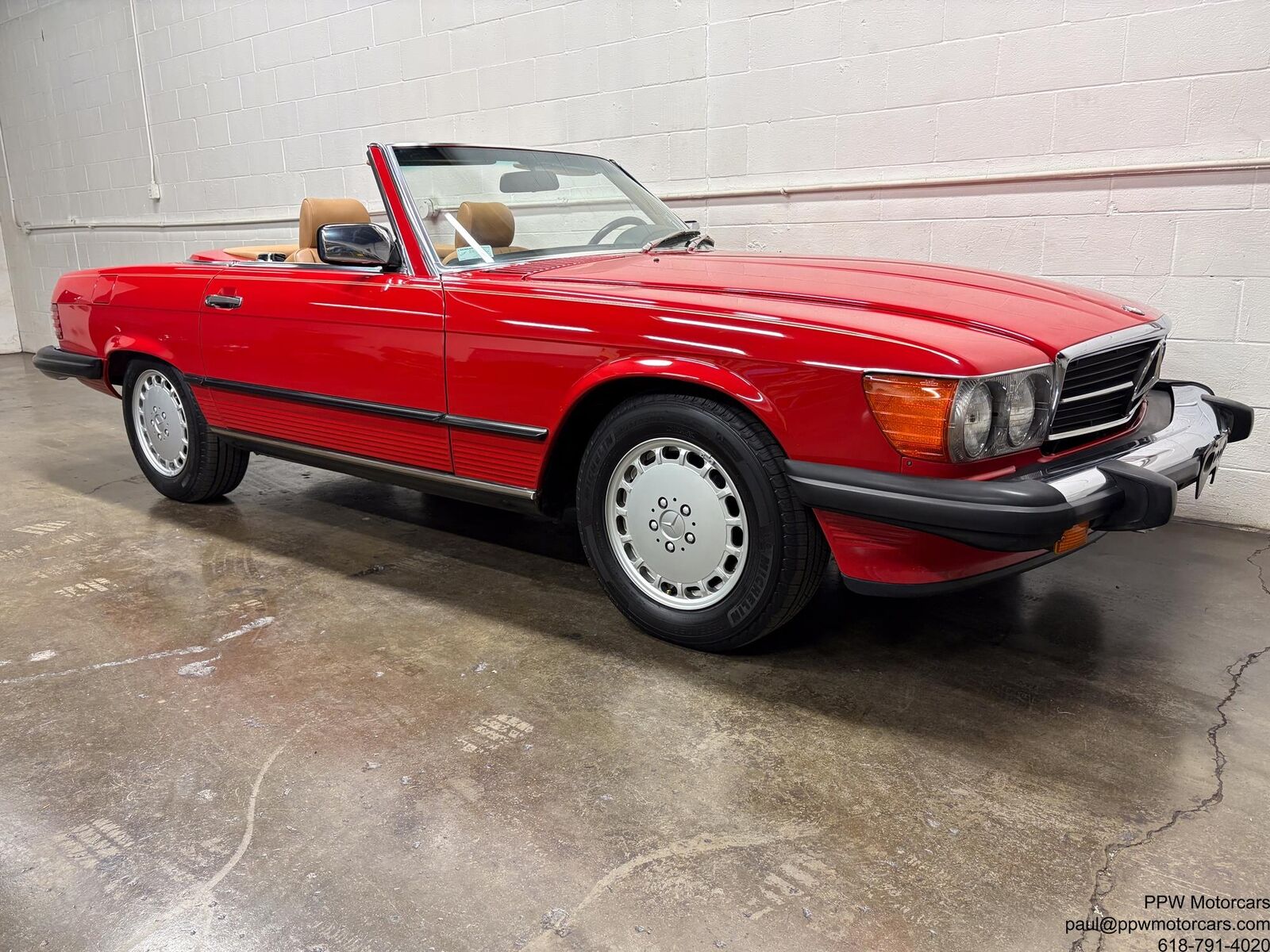 Mercedes-Benz-SL-Class-1987-Convertible-23