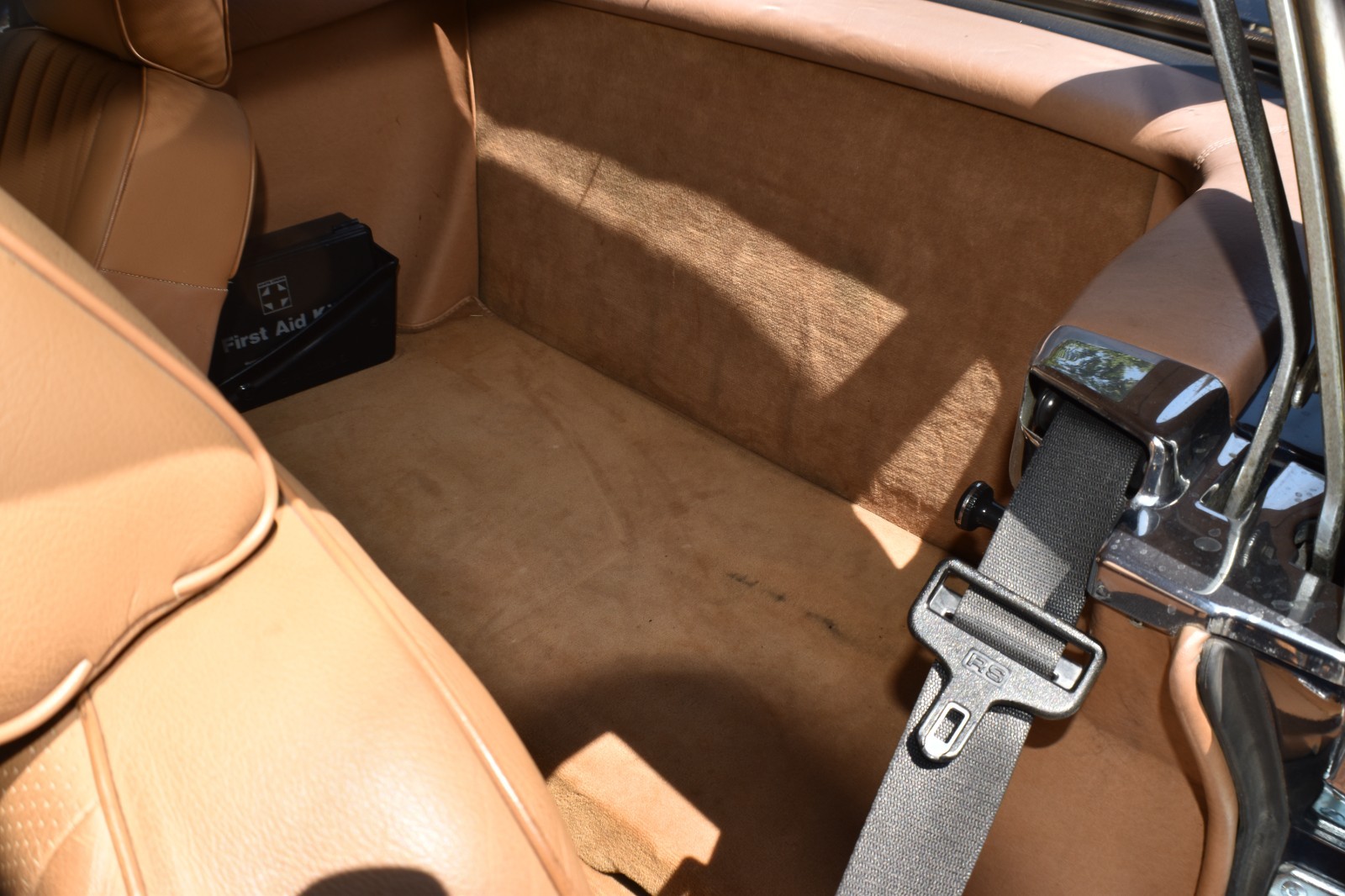 Mercedes-Benz-SL-Class-1987-Convertible-24