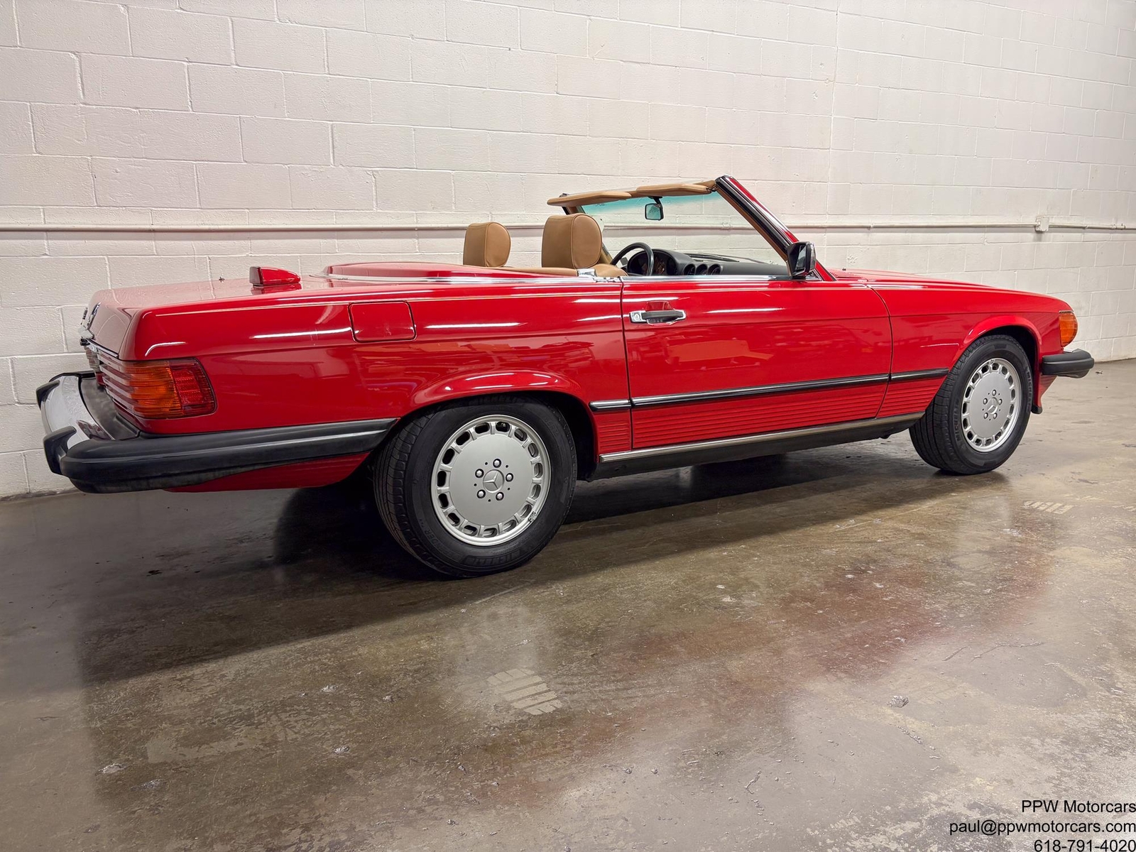 Mercedes-Benz-SL-Class-1987-Convertible-24