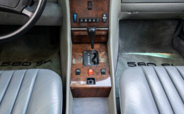 Mercedes-Benz-SL-Class-1987-Convertible-25