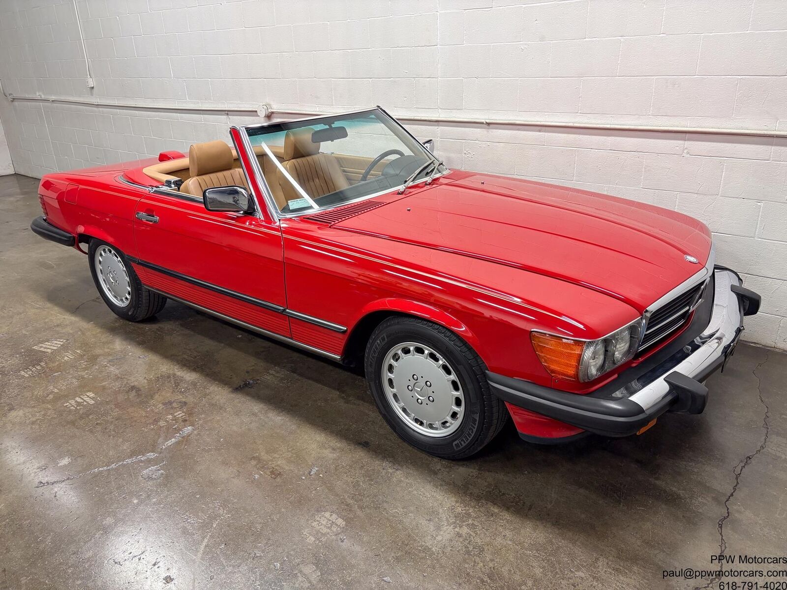 Mercedes-Benz-SL-Class-1987-Convertible-26