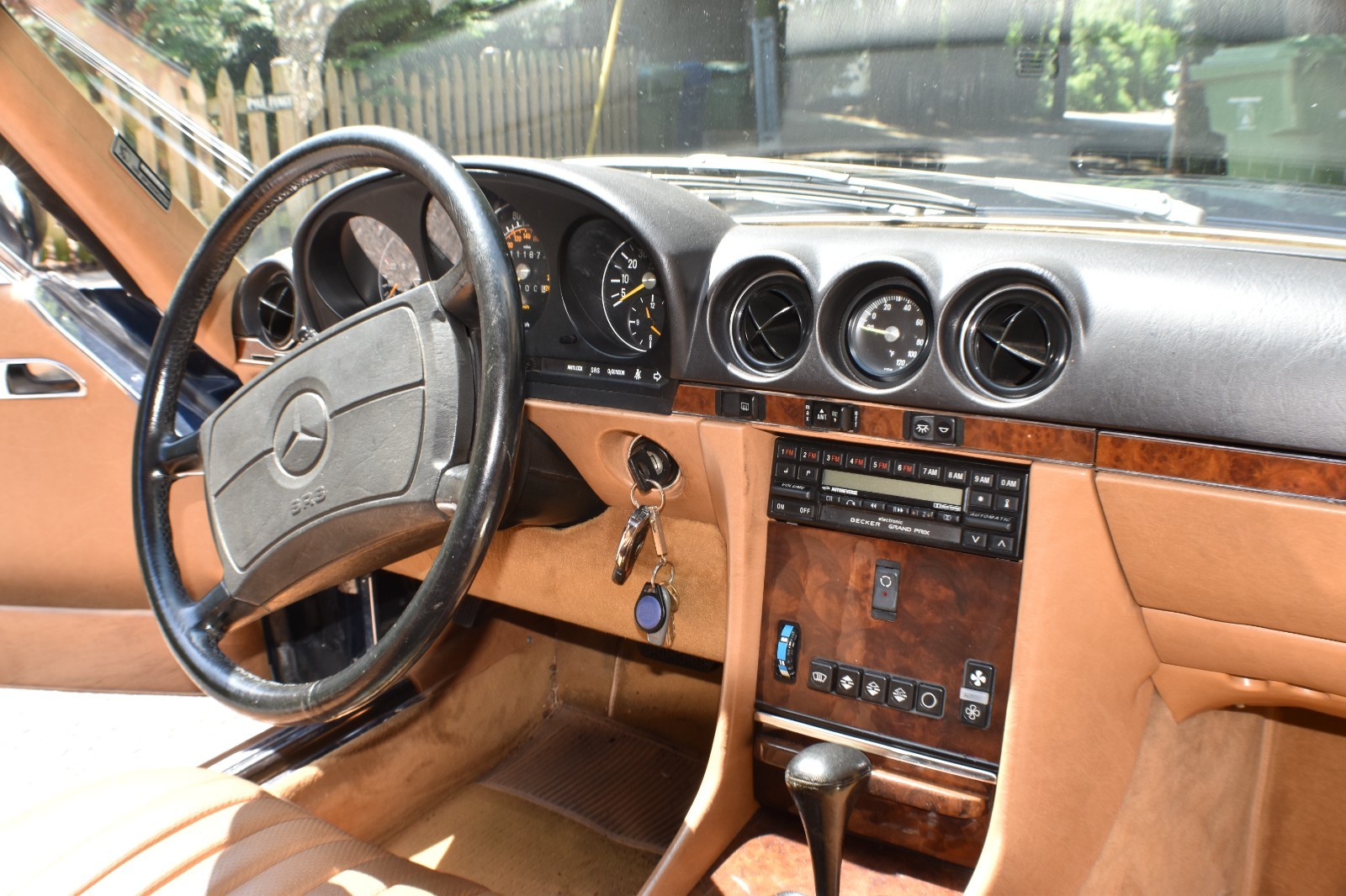 Mercedes-Benz-SL-Class-1987-Convertible-27