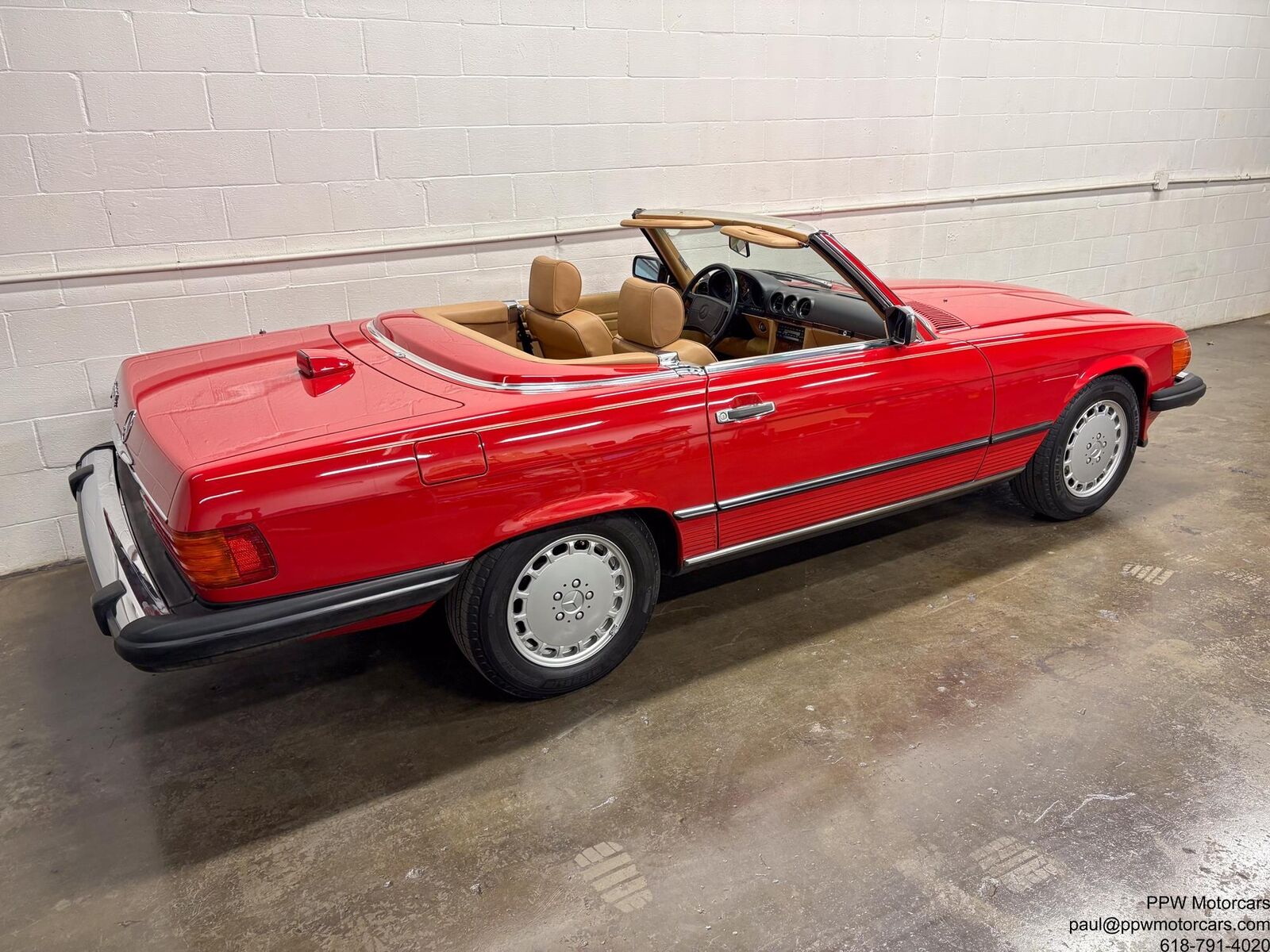 Mercedes-Benz-SL-Class-1987-Convertible-27