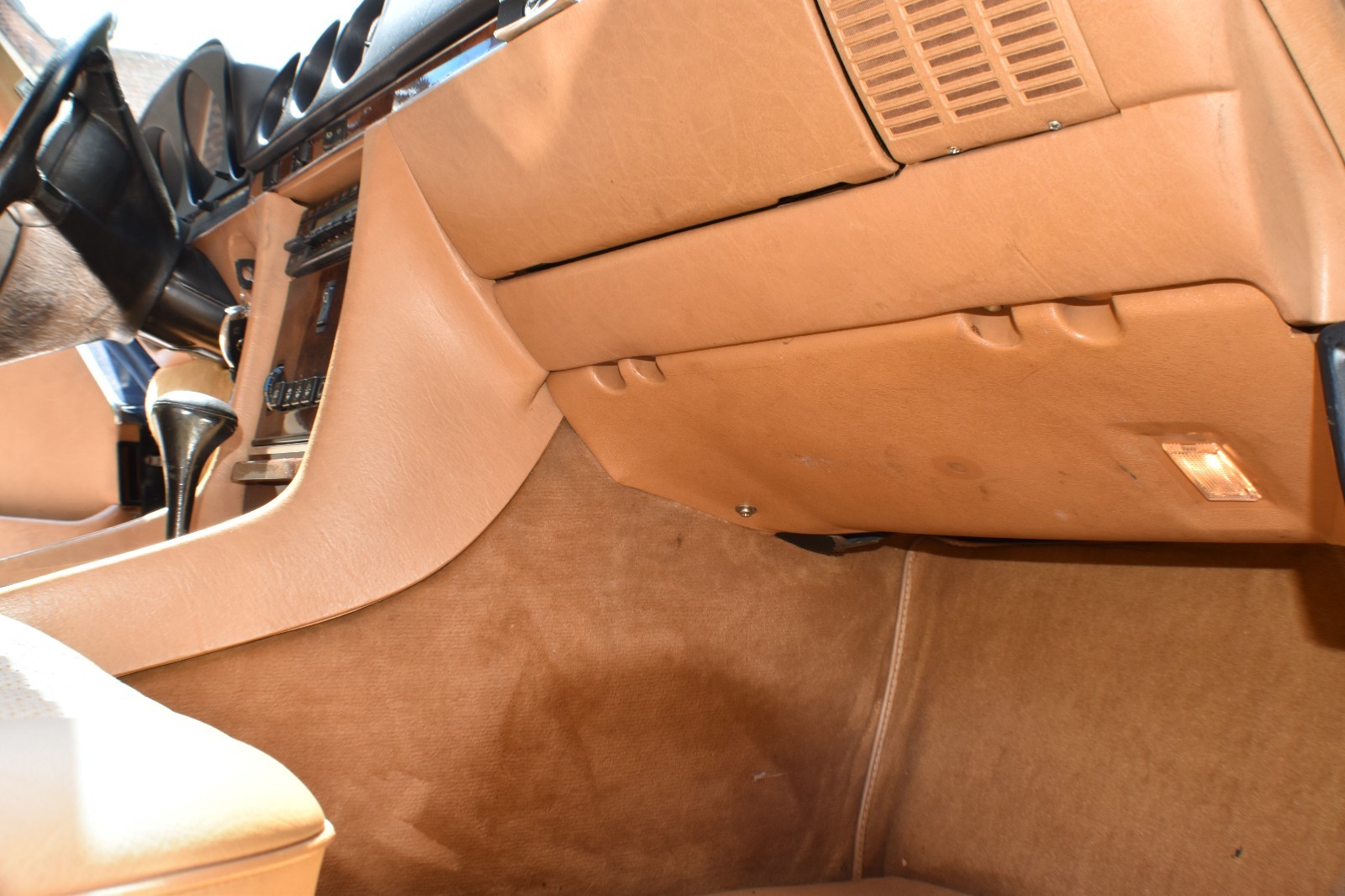 Mercedes-Benz-SL-Class-1987-Convertible-28