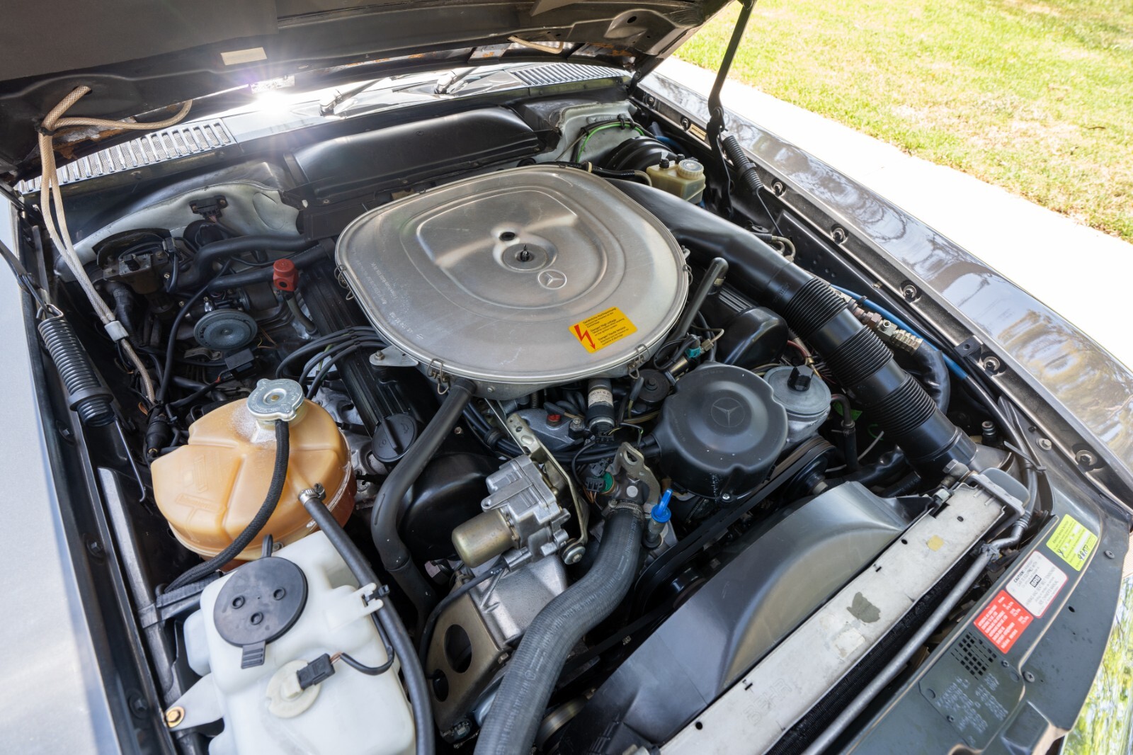 Mercedes-Benz-SL-Class-1987-Convertible-30