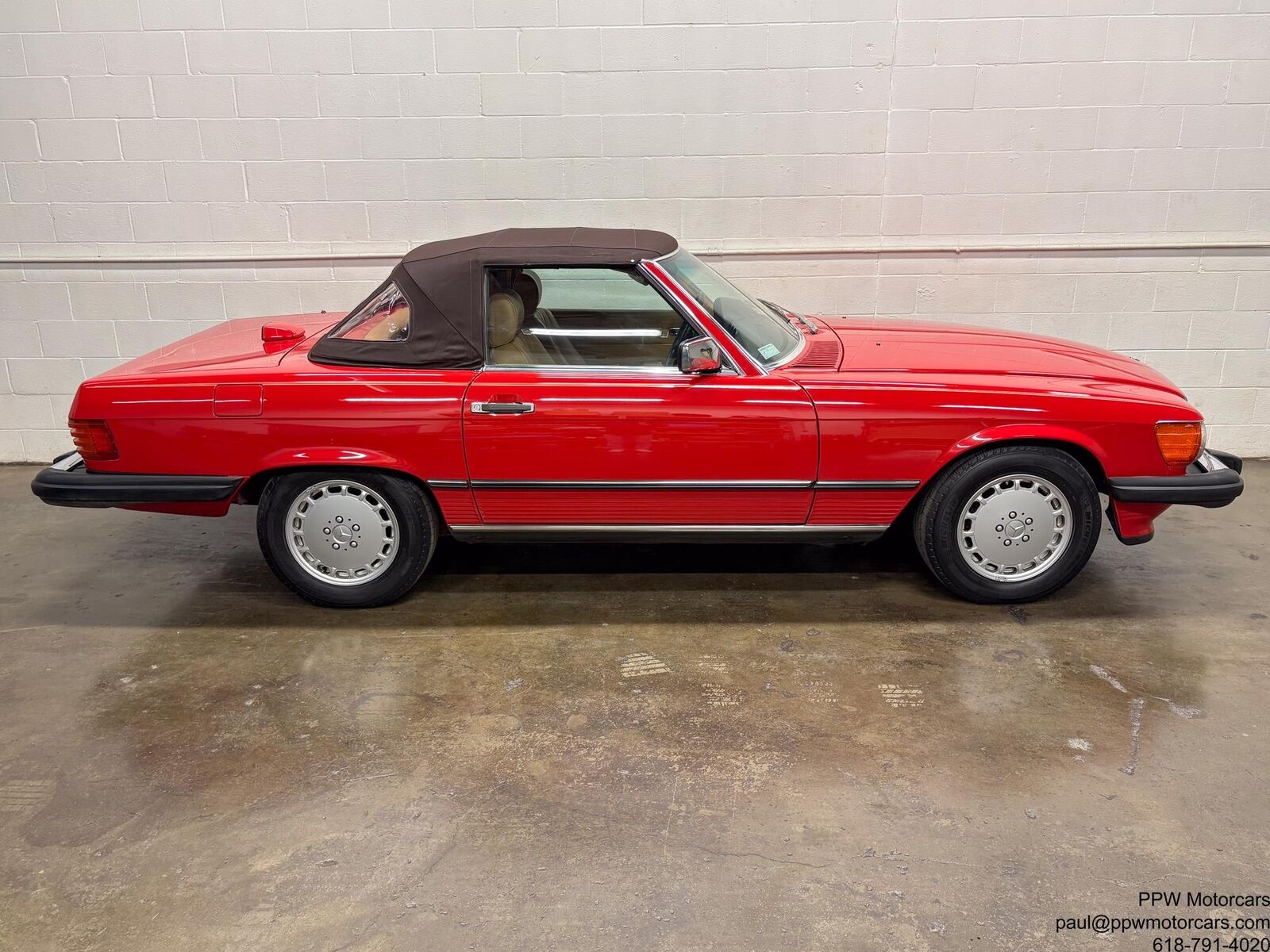 Mercedes-Benz-SL-Class-1987-Convertible-31