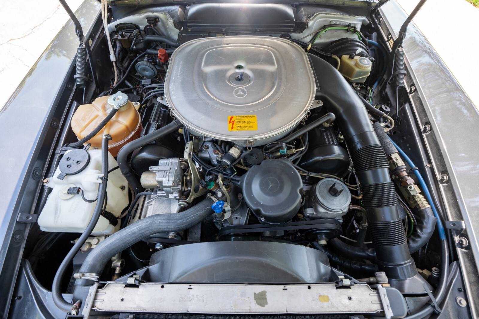Mercedes-Benz-SL-Class-1987-Convertible-32
