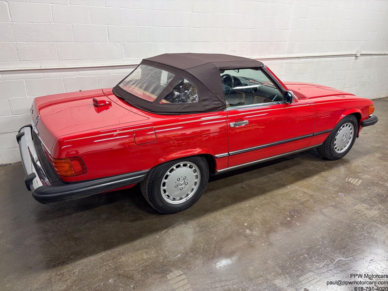 Mercedes-Benz-SL-Class-1987-Convertible-33