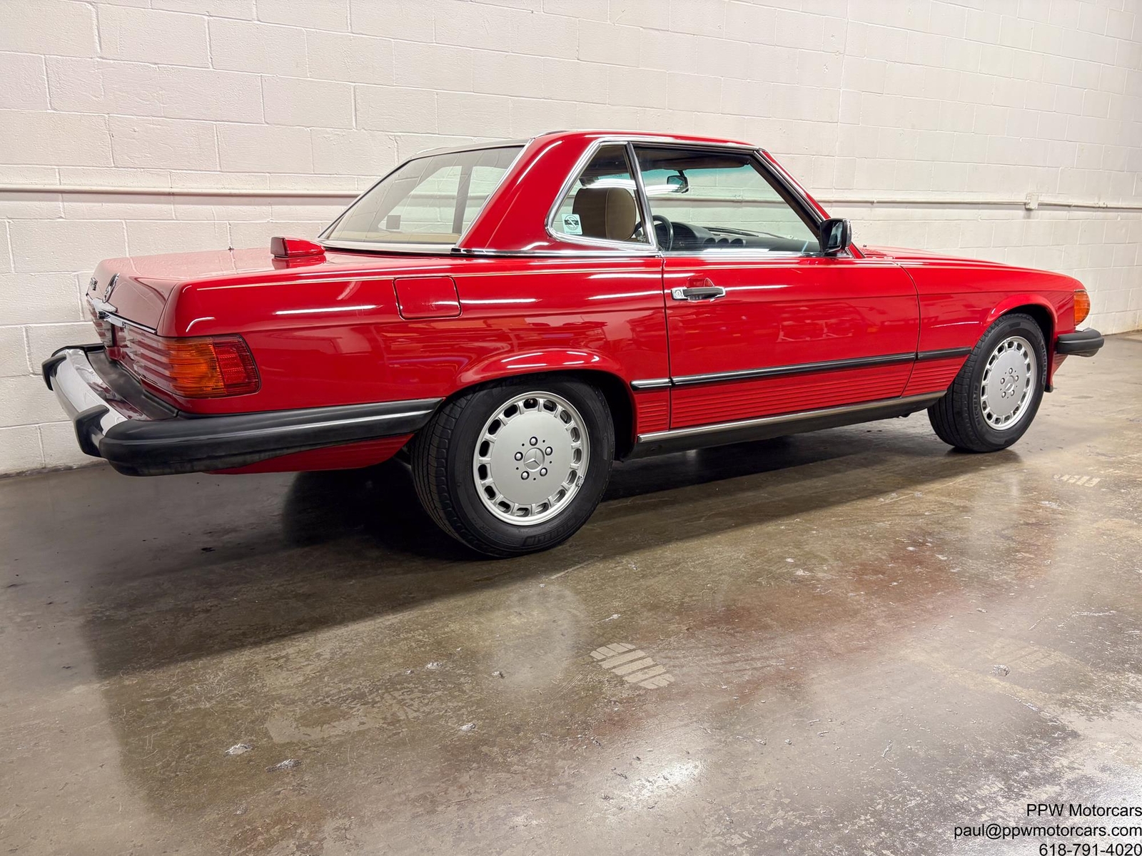 Mercedes-Benz-SL-Class-1987-Convertible-36