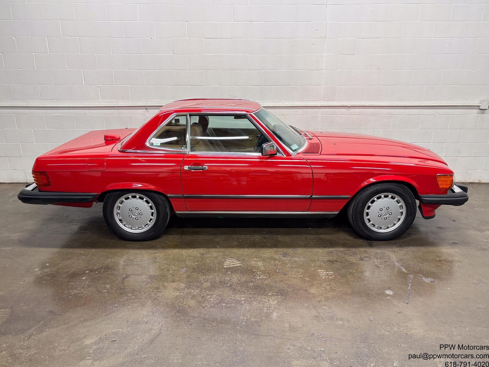 Mercedes-Benz-SL-Class-1987-Convertible-37