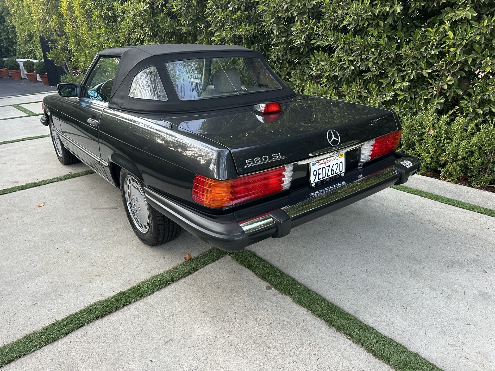Mercedes-Benz-SL-Class-1987-Convertible-38