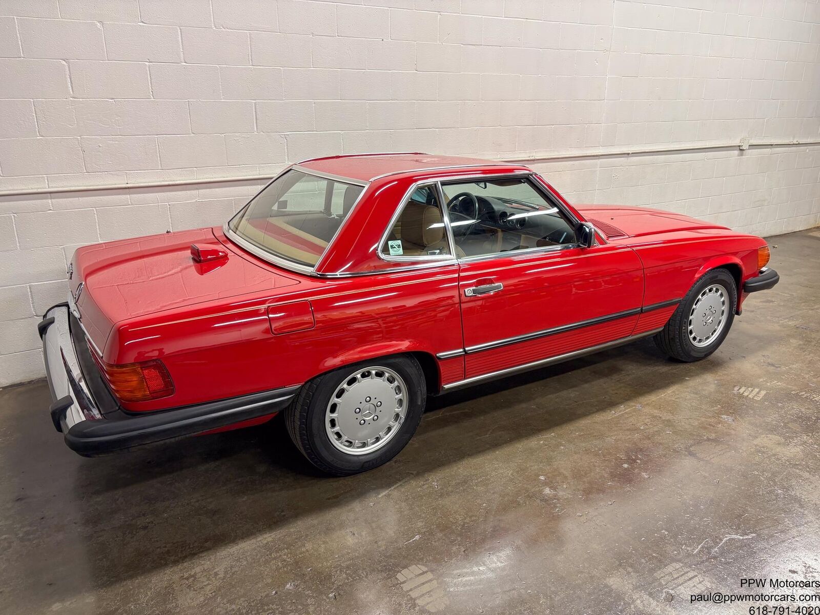 Mercedes-Benz-SL-Class-1987-Convertible-39