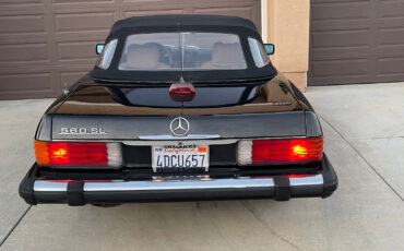 Mercedes-Benz-SL-Class-1987-Convertible-4
